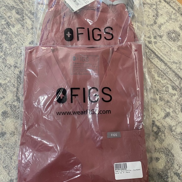 Figs Scrub Catarina One Pocket Top & Zamora High Waisted Jogger Mauve NWT - Picture 3 of 4